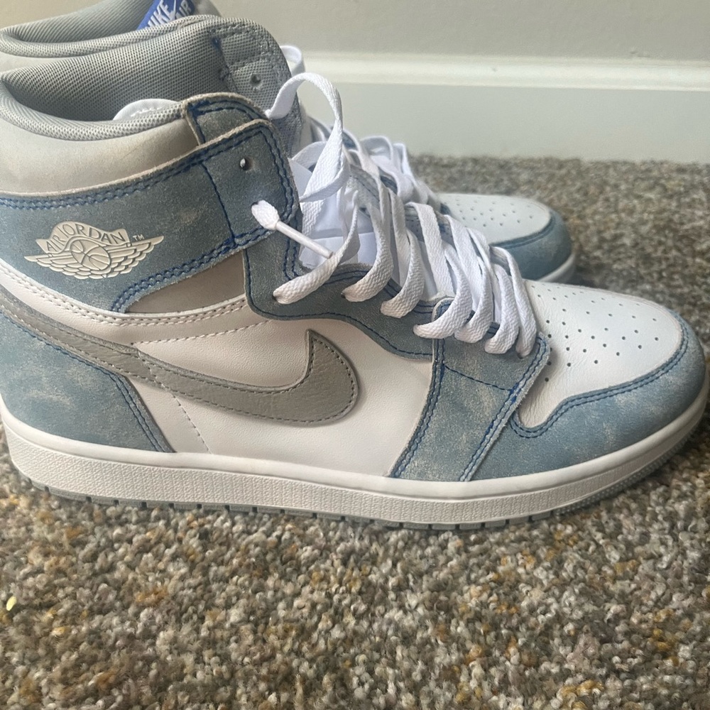 Jordan 1 Hyper Royal Size 12